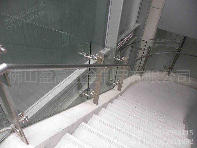 304不锈钢楼梯立柱地铁工程护栏批发