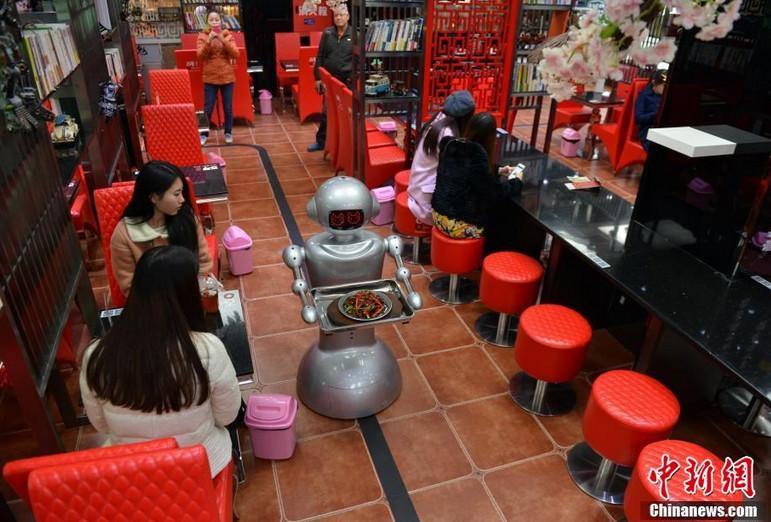 供应送餐机器人送餐机器人市场前景